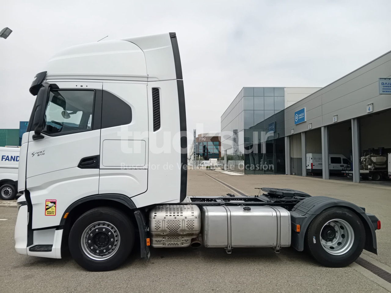 IVECO S-WAY AS440S51T/P - Tractor unit: picture 2 IVECO S-WAY AS440S51T/P - Tractor unit: picture 2