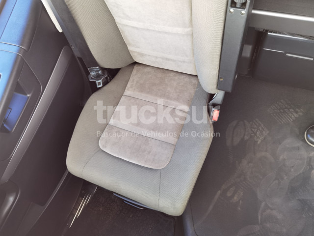 Tractor unit IVECO STRALIS AS440S48T/P ADR: picture 13