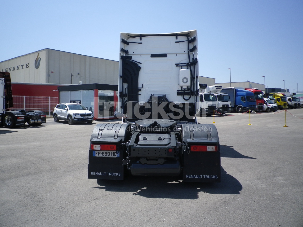 Tractor unit RENAULT T520 HIGH SLEEPER CAB: picture 6