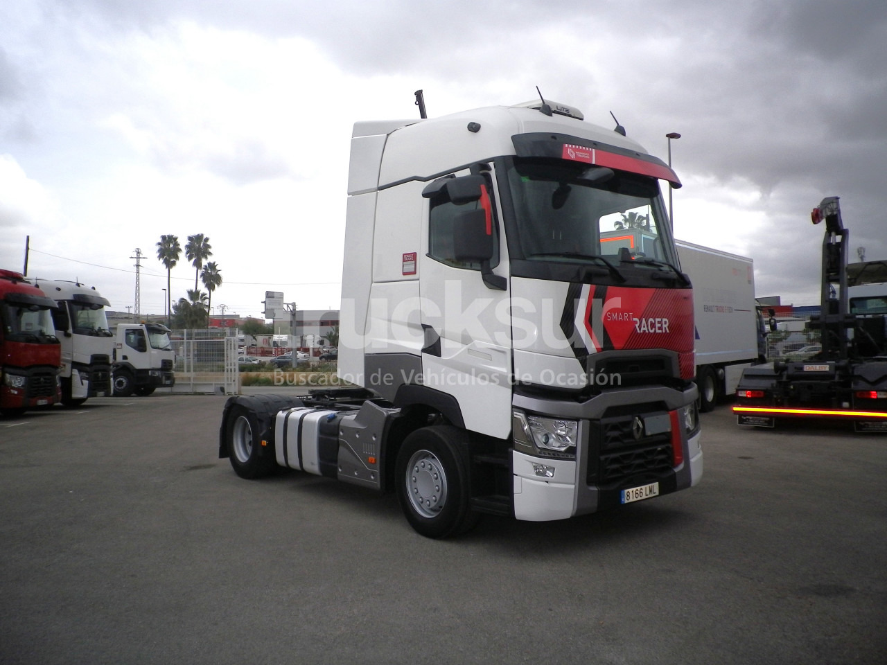 RENAULT T520 HIGH SLEEPER CAB - Tractor unit: picture 3 RENAULT T520 HIGH SLEEPER CAB - Tractor unit: picture 3