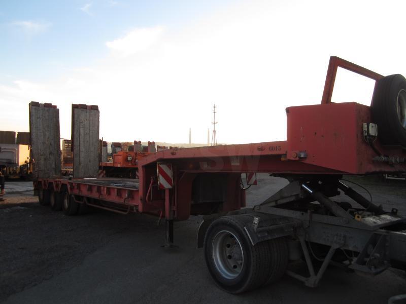 Actm - Low loader semi-trailer: picture 1 Actm - Low loader semi-trailer: picture 1