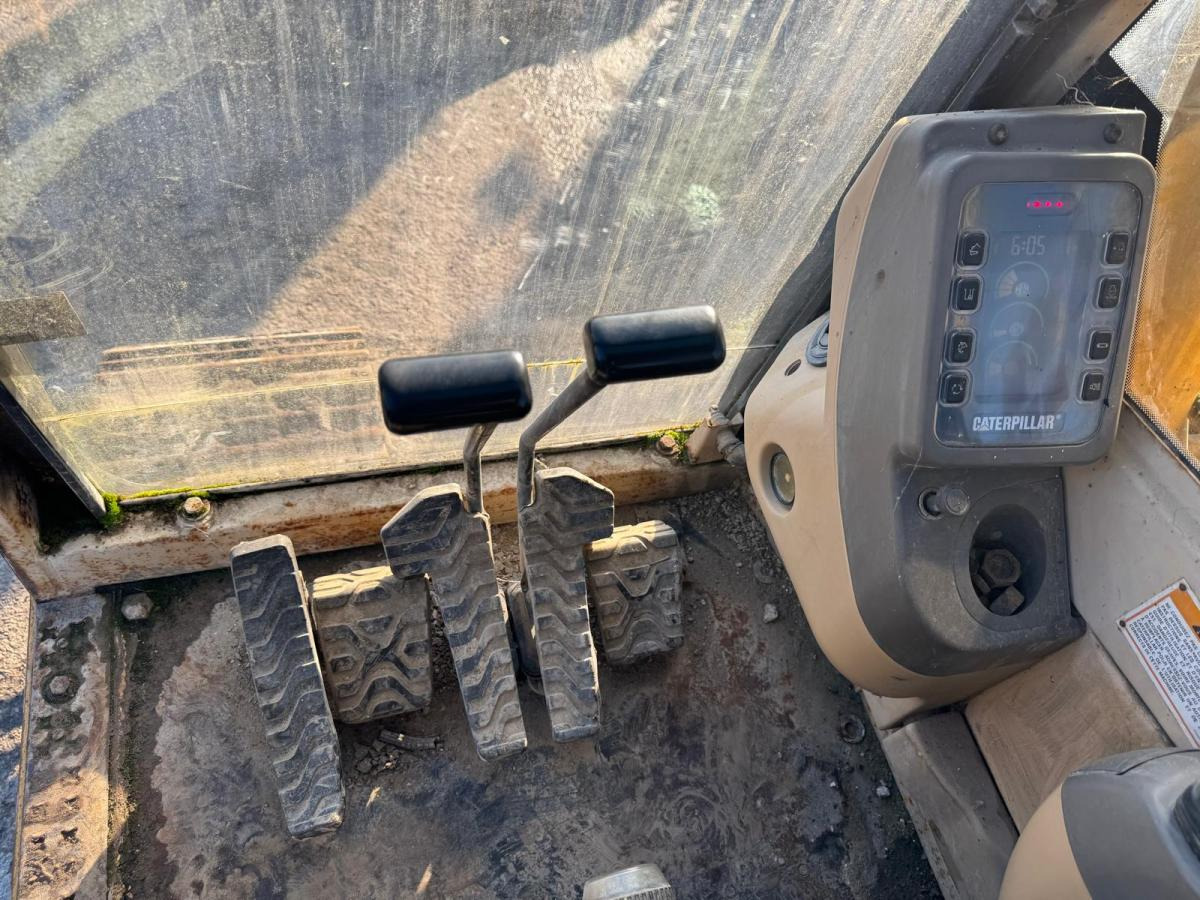 Crawler excavator Caterpillar 312BL: picture 18