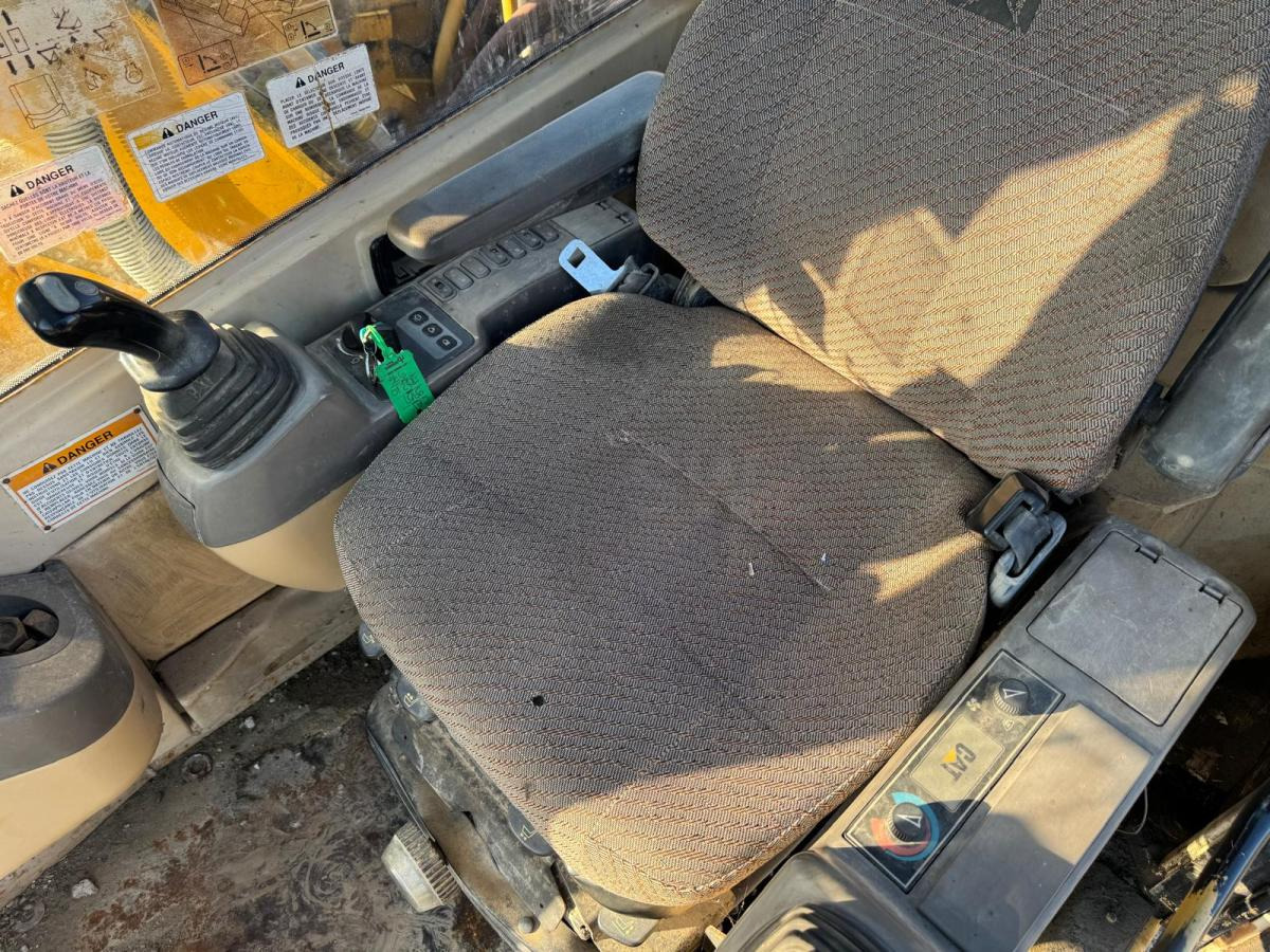 Crawler excavator Caterpillar 312BL: picture 17