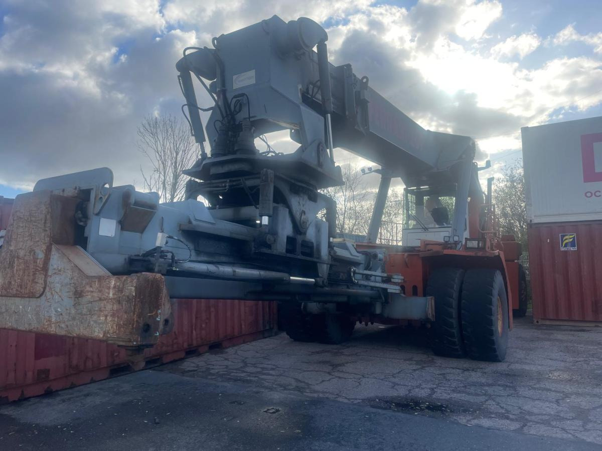 Ferrari F269.5 - Reach stacker: picture 2 Ferrari F269.5 - Reach stacker: picture 2