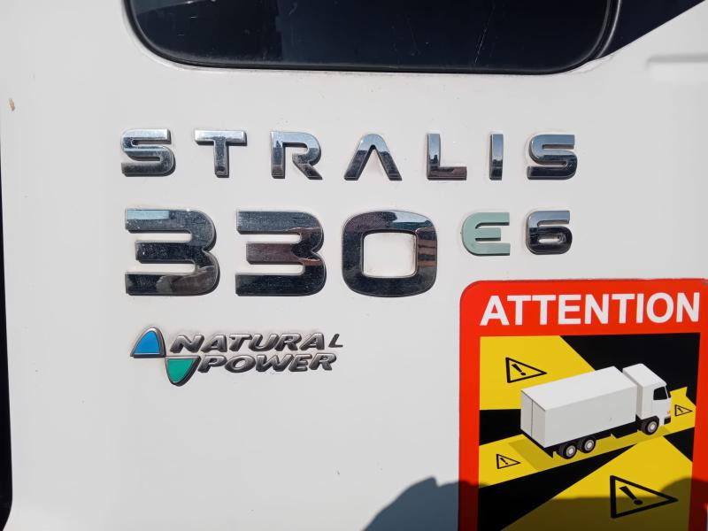 Iveco 330.36 - Hook lift truck: picture 3 Iveco 330.36 - Hook lift truck: picture 3