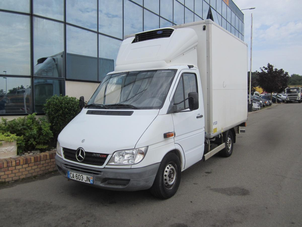 Mercedes 308D - Refrigerated van: picture 1 Mercedes 308D - Refrigerated van: picture 1