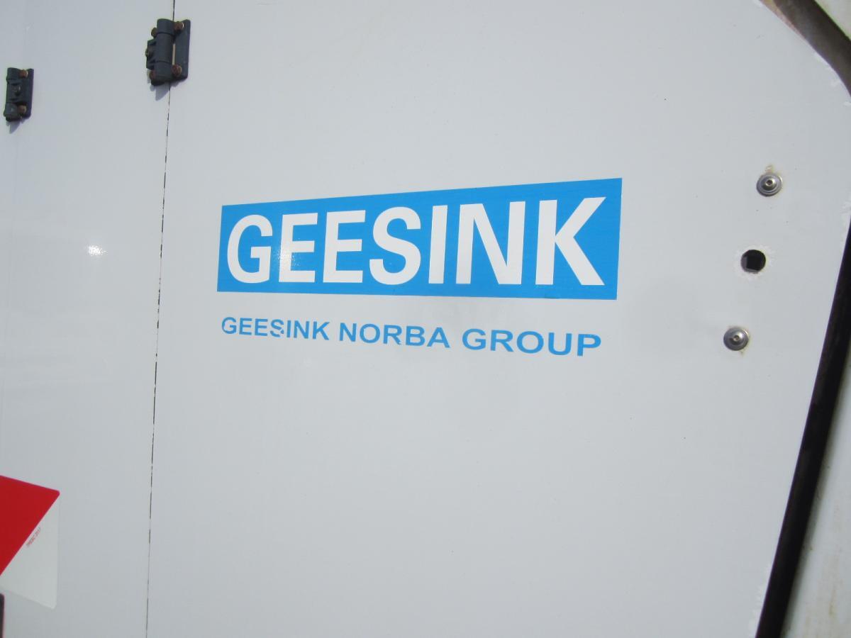 Mercedes Axor 2533 - Garbage truck: picture 4 Mercedes Axor 2533 - Garbage truck: picture 4