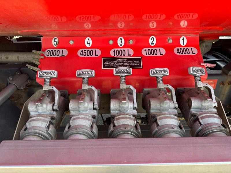 Tank truck for transportation of fuel Renault Premium: picture 10 Tank truck for transportation of fuel Renault Premium: picture 10