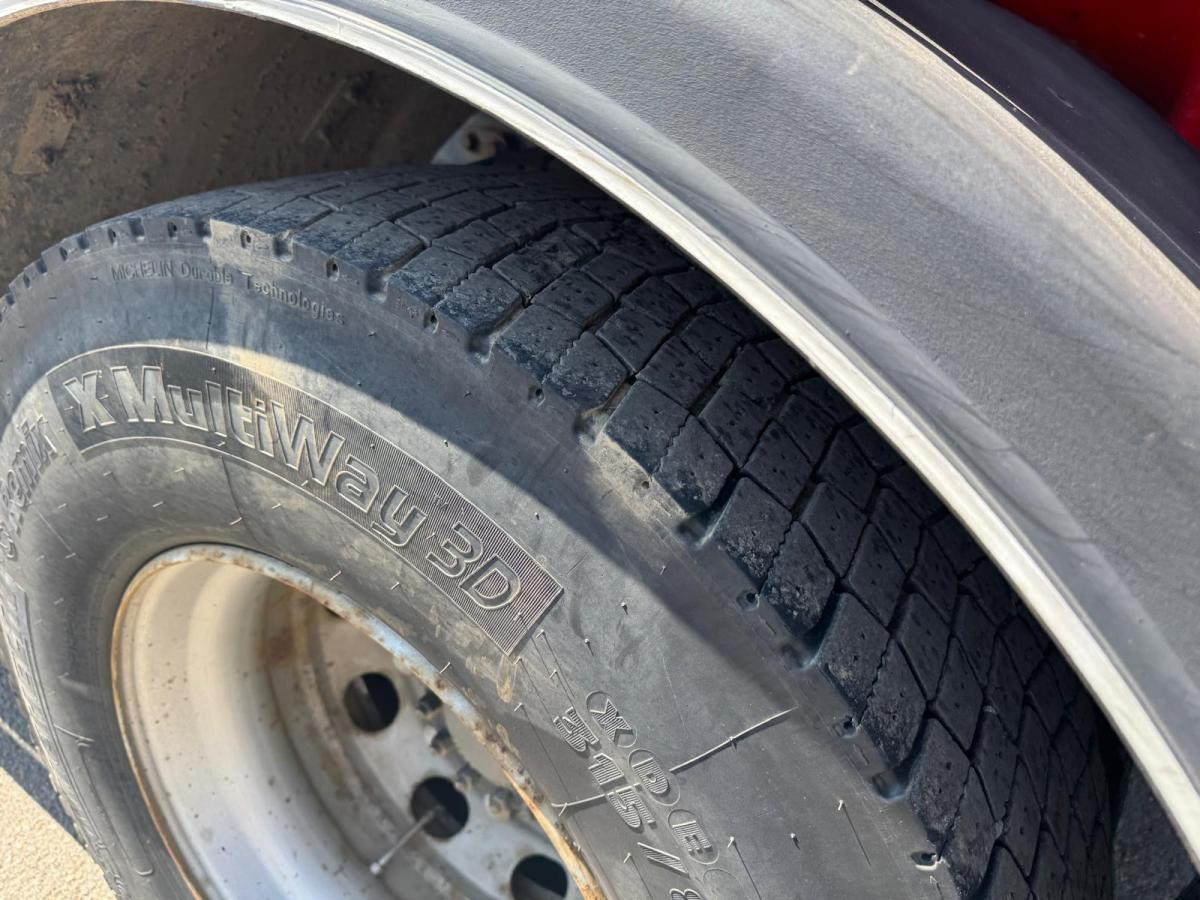 Tank truck for transportation of fuel Renault Premium: picture 16 Tank truck for transportation of fuel Renault Premium: picture 16