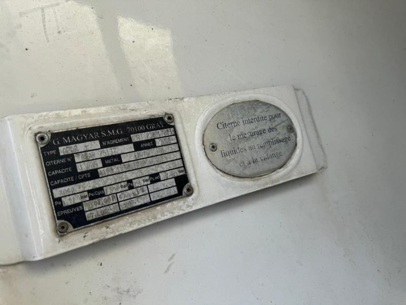 Tank truck for transportation of fuel Renault Premium: picture 6 Tank truck for transportation of fuel Renault Premium: picture 6