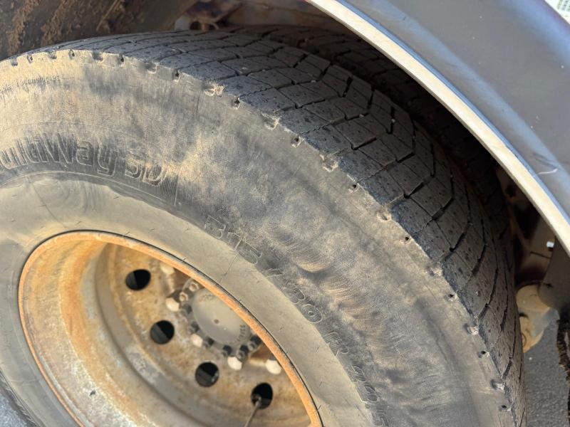 Tank truck for transportation of fuel Renault Premium: picture 11 Tank truck for transportation of fuel Renault Premium: picture 11