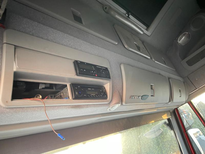 Tractor unit Iveco Stralis 560: picture 9