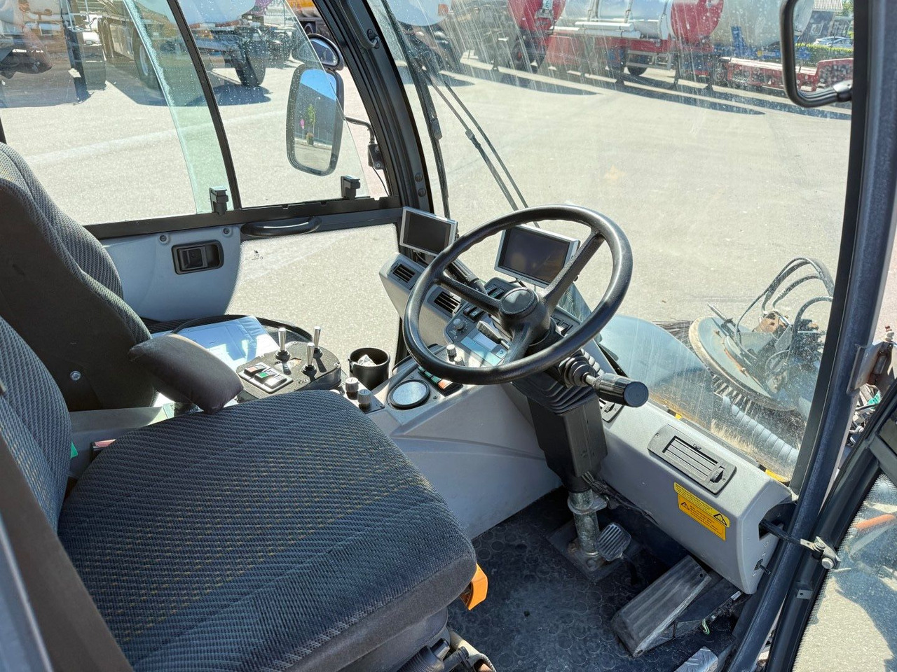 Hako Citymaster 2000 4x4 Euro 5 Kehrmaschine - Road sweeper: picture 5 Hako Citymaster 2000 4x4 Euro 5 Kehrmaschine - Road sweeper: picture 5