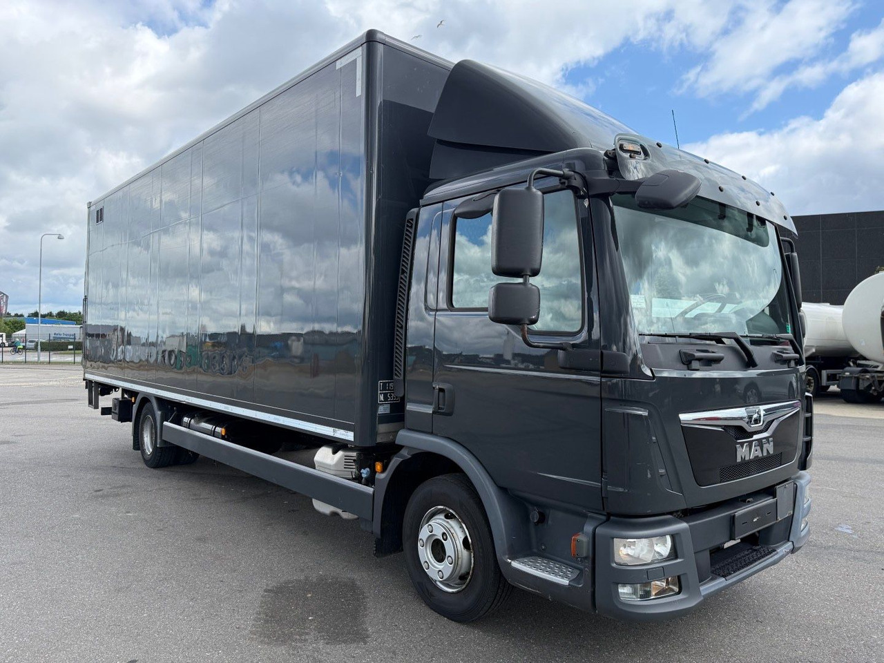 MAN TGL 12.250 Euro 6 Closed box / Koffer 7.20 m. - Box truck: picture 2 MAN TGL 12.250 Euro 6 Closed box / Koffer 7.20 m. - Box truck: picture 2