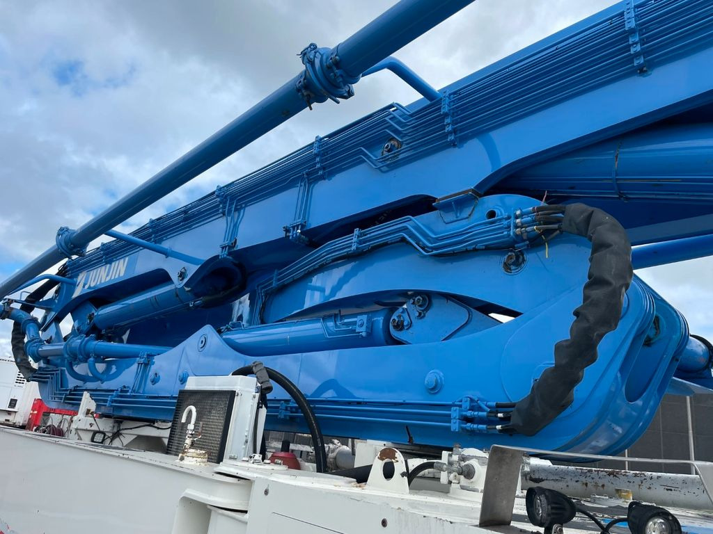 Scania G490 8x4 Euro 6 JUNJIN M46-5 RZ46 Concrete Pump - Concrete pump truck: picture 5 Scania G490 8x4 Euro 6 JUNJIN M46-5 RZ46 Concrete Pump - Concrete pump truck: picture 5
