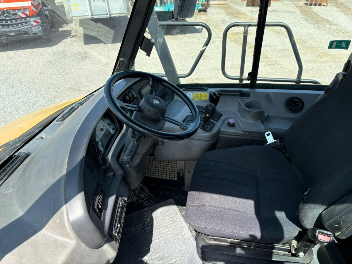 Caterpillar 730 - Articulated dumper: picture 5 Caterpillar 730 - Articulated dumper: picture 5