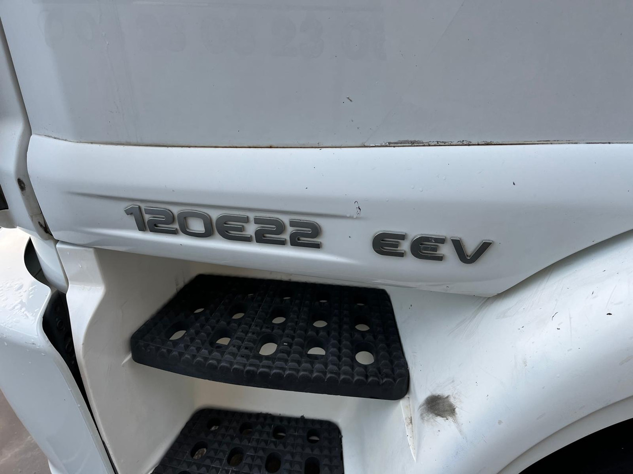 Iveco Eurocargo 120 E 22 - Curtainsider truck: picture 4 Iveco Eurocargo 120 E 22 - Curtainsider truck: picture 4