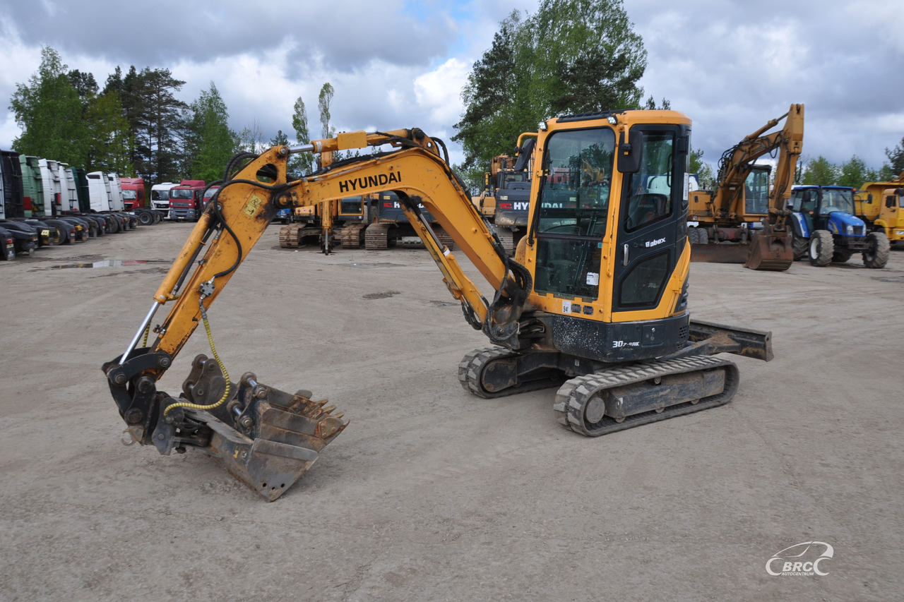 Hyundai R30Z-9AK - Mini excavator: picture 1 Hyundai R30Z-9AK - Mini excavator: picture 1