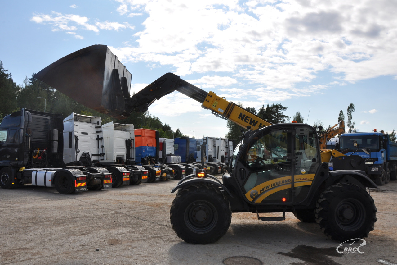 New Holland TH 7.42 - Telescopic wheel loader: picture 3 New Holland TH 7.42 - Telescopic wheel loader: picture 3