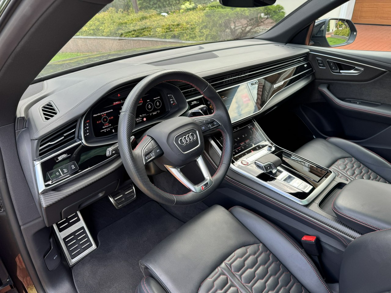 SUV Audi RS Q8: picture 21