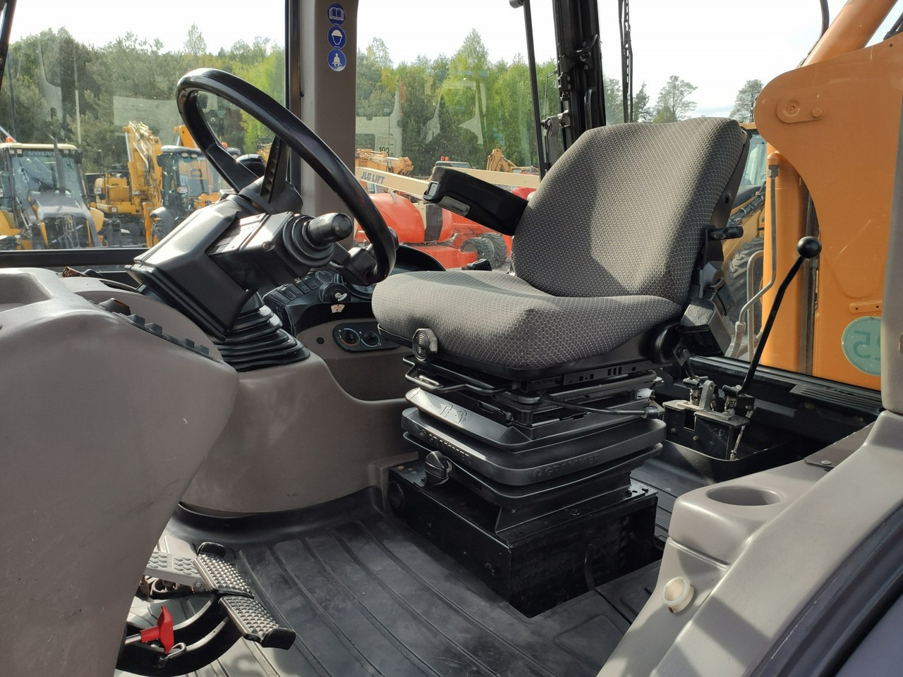 Backhoe loader Case 695SR2-4PS: picture 21