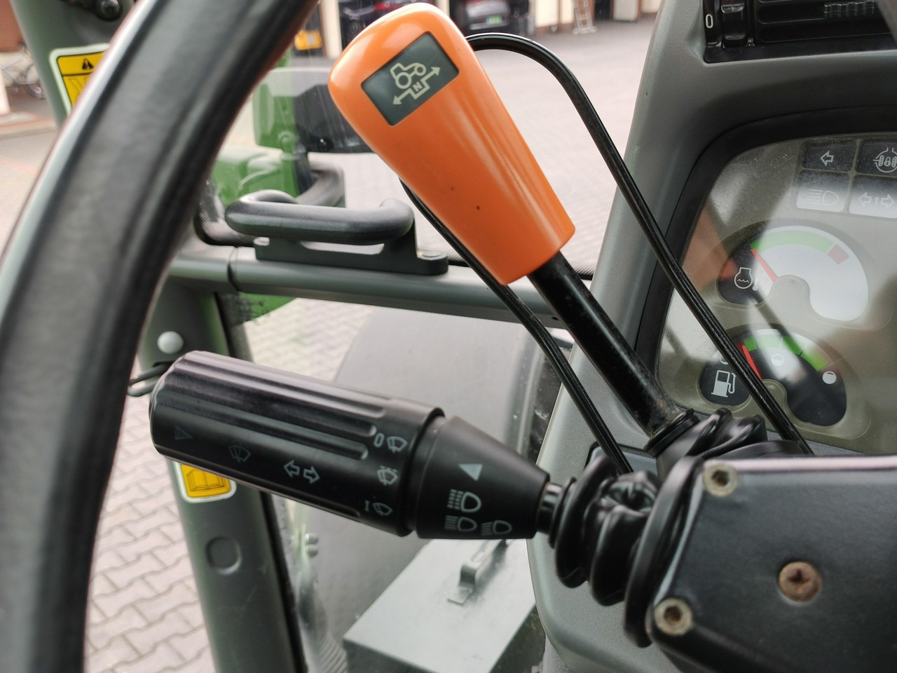 Farm tractor Deutz Fahr Agrotron M620 4x4 Przedni Tuz Wałek W.O.M Wyjścia do Przyczepy: picture 26