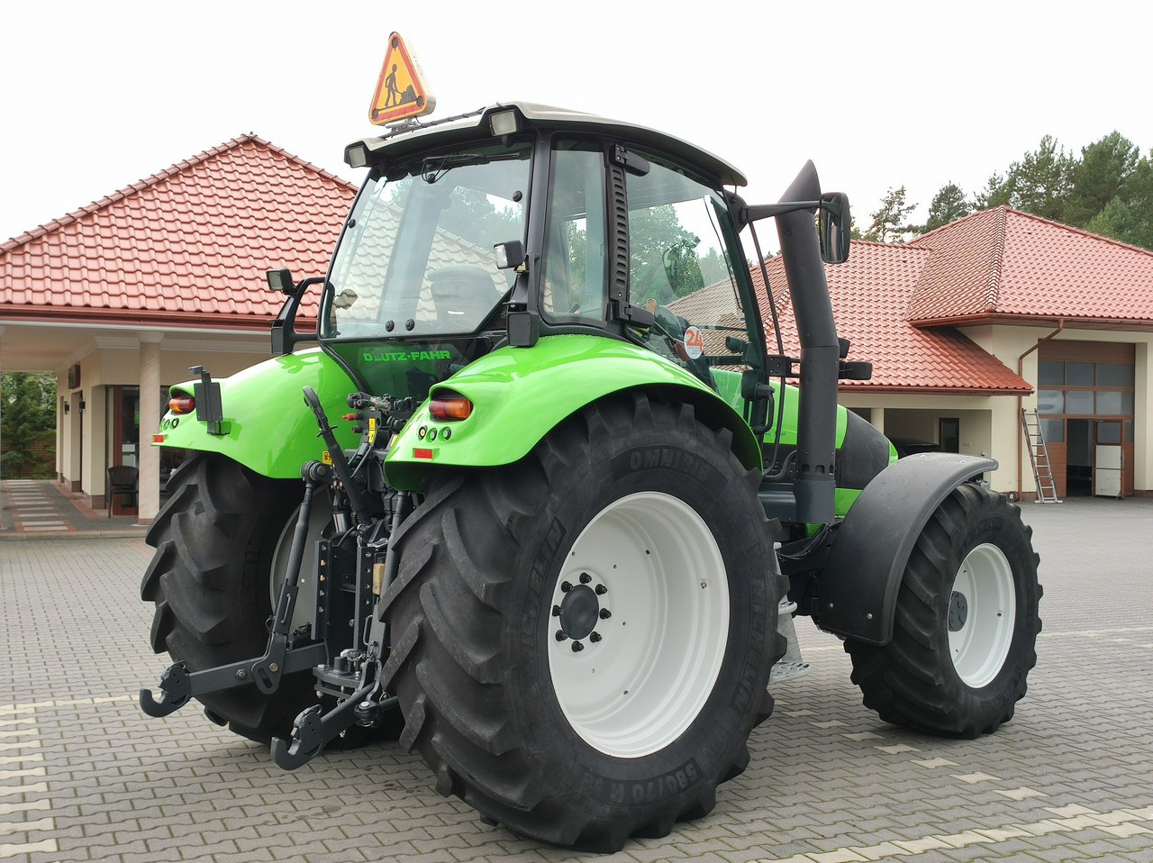 Farm tractor Deutz Fahr Agrotron M620 4x4 Przedni Tuz Wałek W.O.M Wyjścia do Przyczepy: picture 13