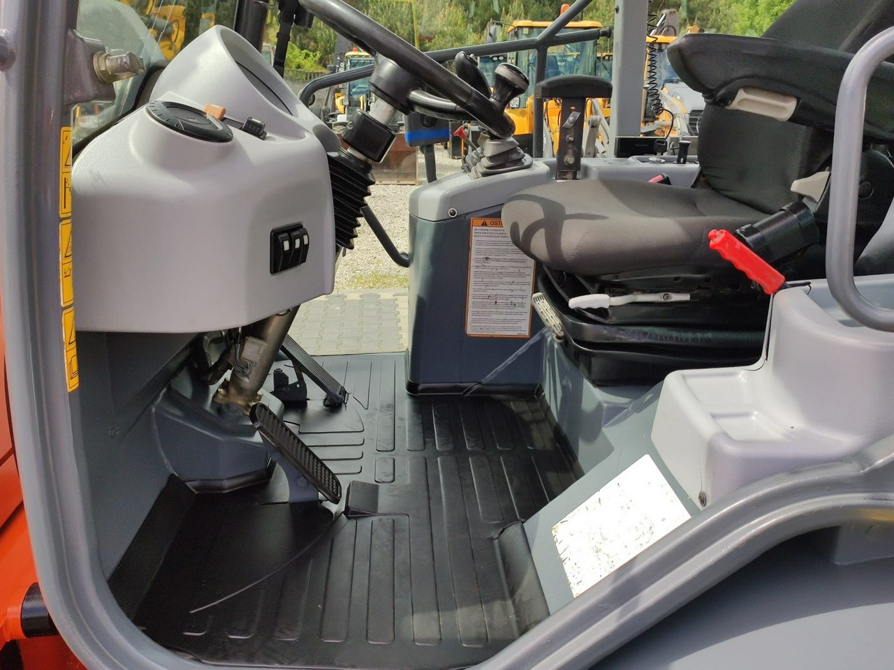 Wheel loader Hitachi ZW75 Wheel Loader Szybko-Złącze Widły Stan Bardzo Dobry: picture 14 Wheel loader Hitachi ZW75 Wheel Loader Szybko-Złącze Widły Stan Bardzo Dobry: picture 14