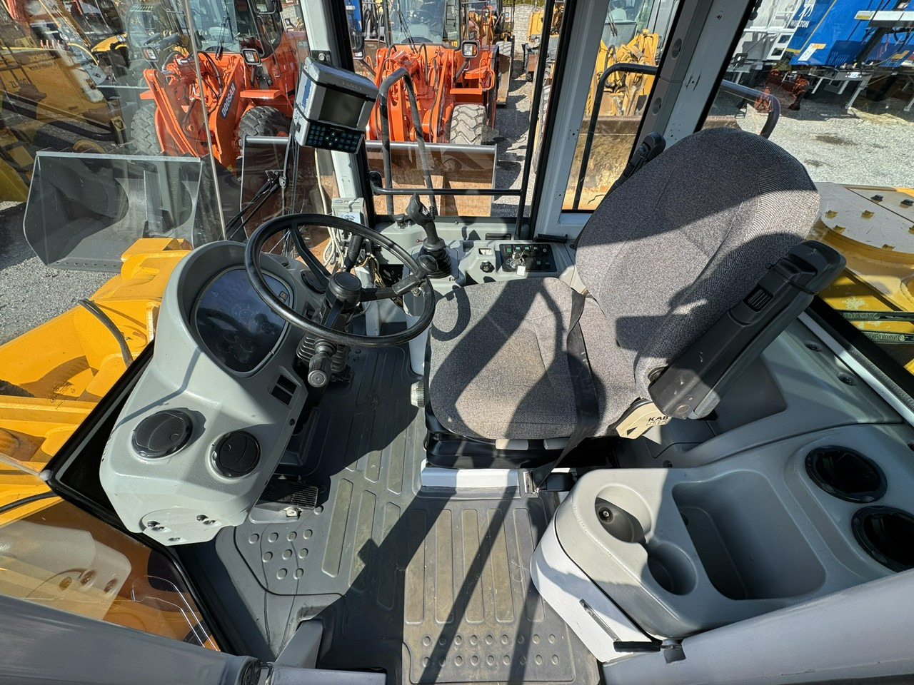 Wheel loader Hyundai HL770-7A: picture 22