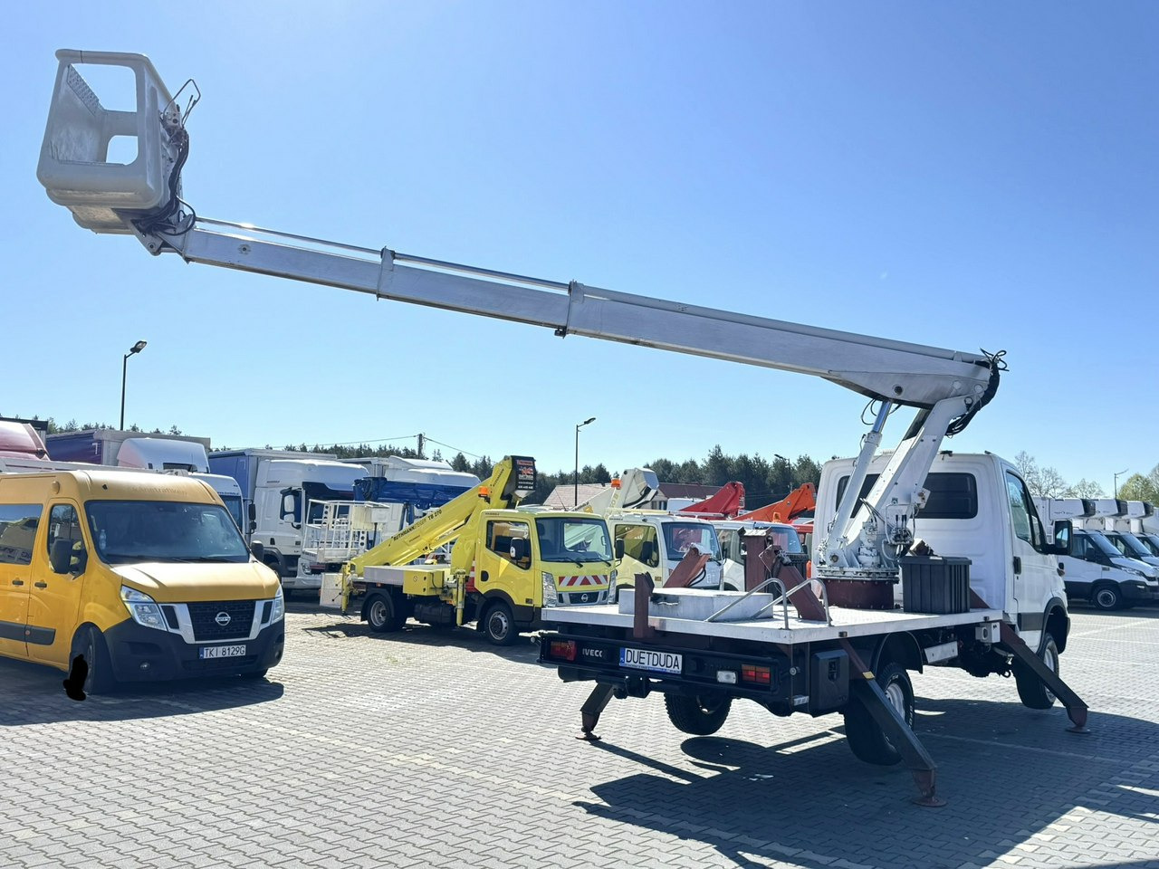 Truck mounted aerial platform Iveco Daily: picture 13