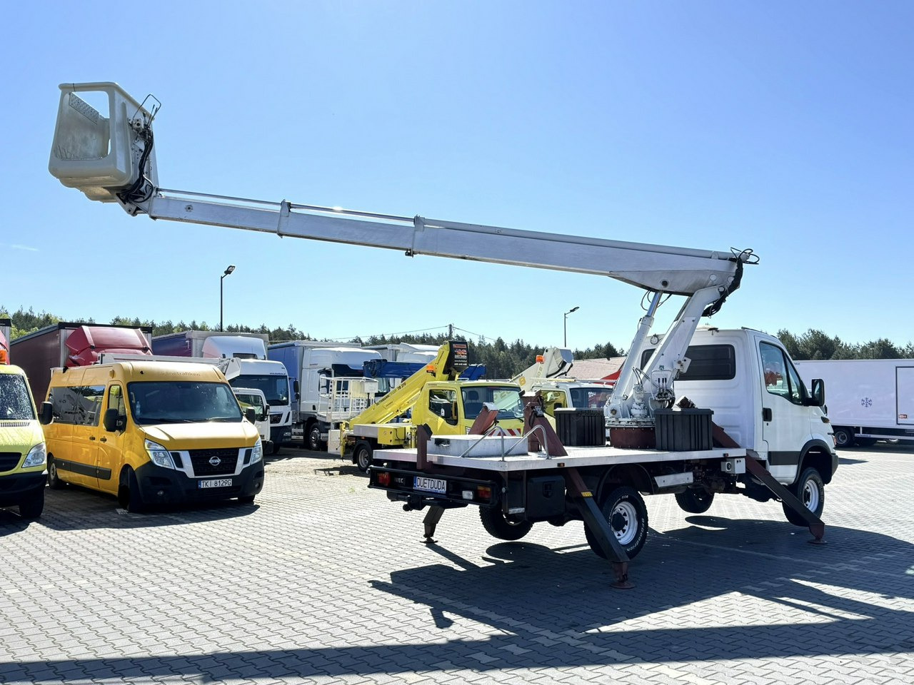 Truck mounted aerial platform Iveco Daily: picture 16