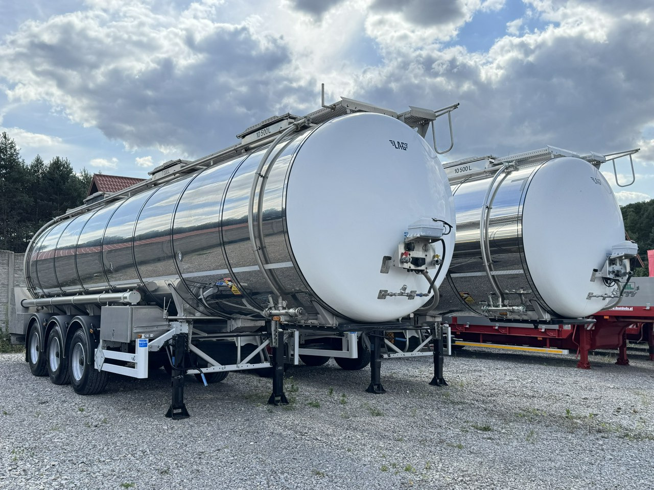 Lag Spożywcza Magyar Izolowana Webasto Pompa Elektryczna do Zrzutu - Tank semi-trailer: picture 1 Lag Spożywcza Magyar Izolowana Webasto Pompa Elektryczna do Zrzutu - Tank semi-trailer: picture 1
