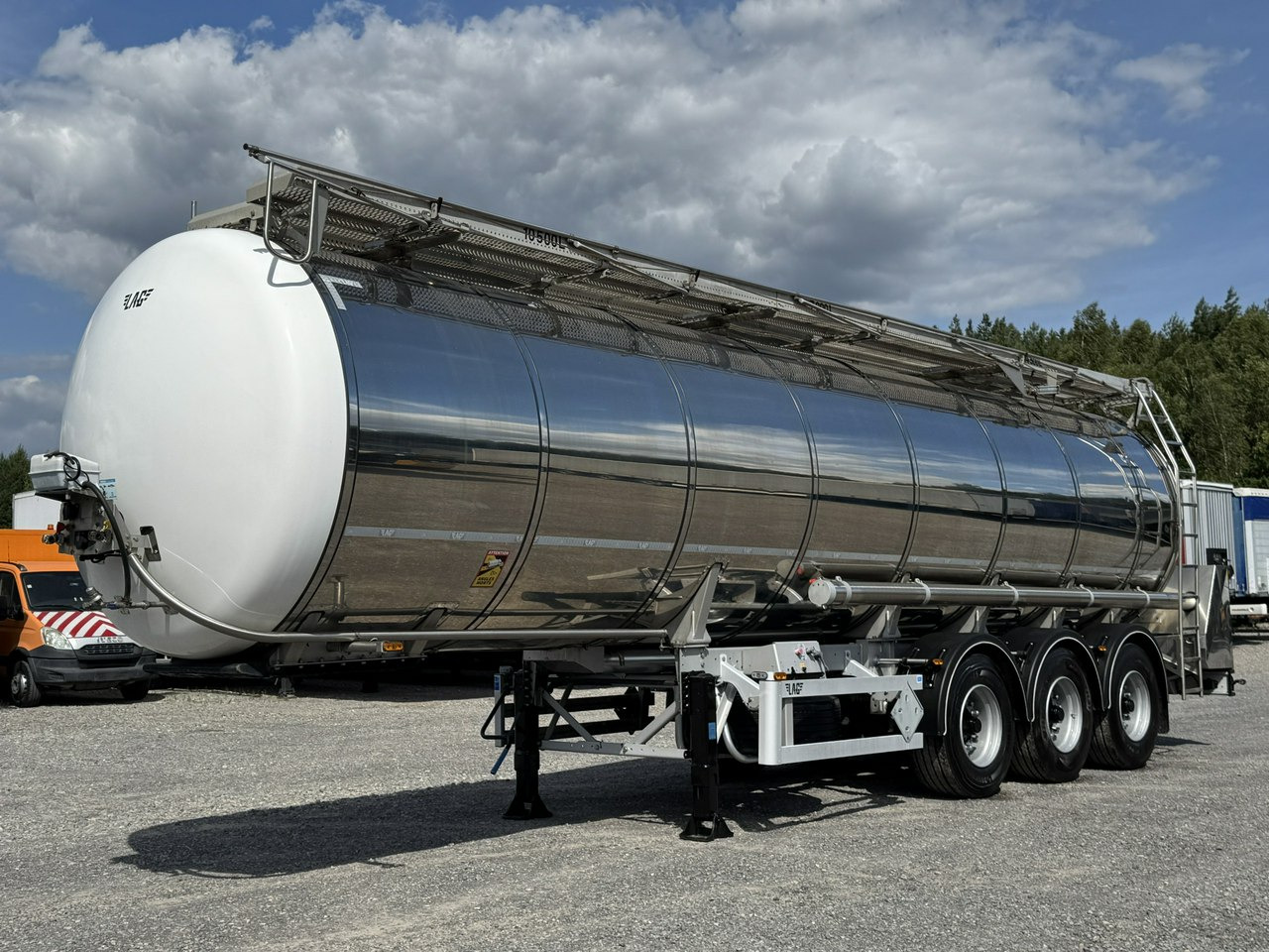 Lag Spożywcza Magyar Izolowana Webasto Pompa Elektryczna do Zrzutu - Tank semi-trailer: picture 4 Lag Spożywcza Magyar Izolowana Webasto Pompa Elektryczna do Zrzutu - Tank semi-trailer: picture 4