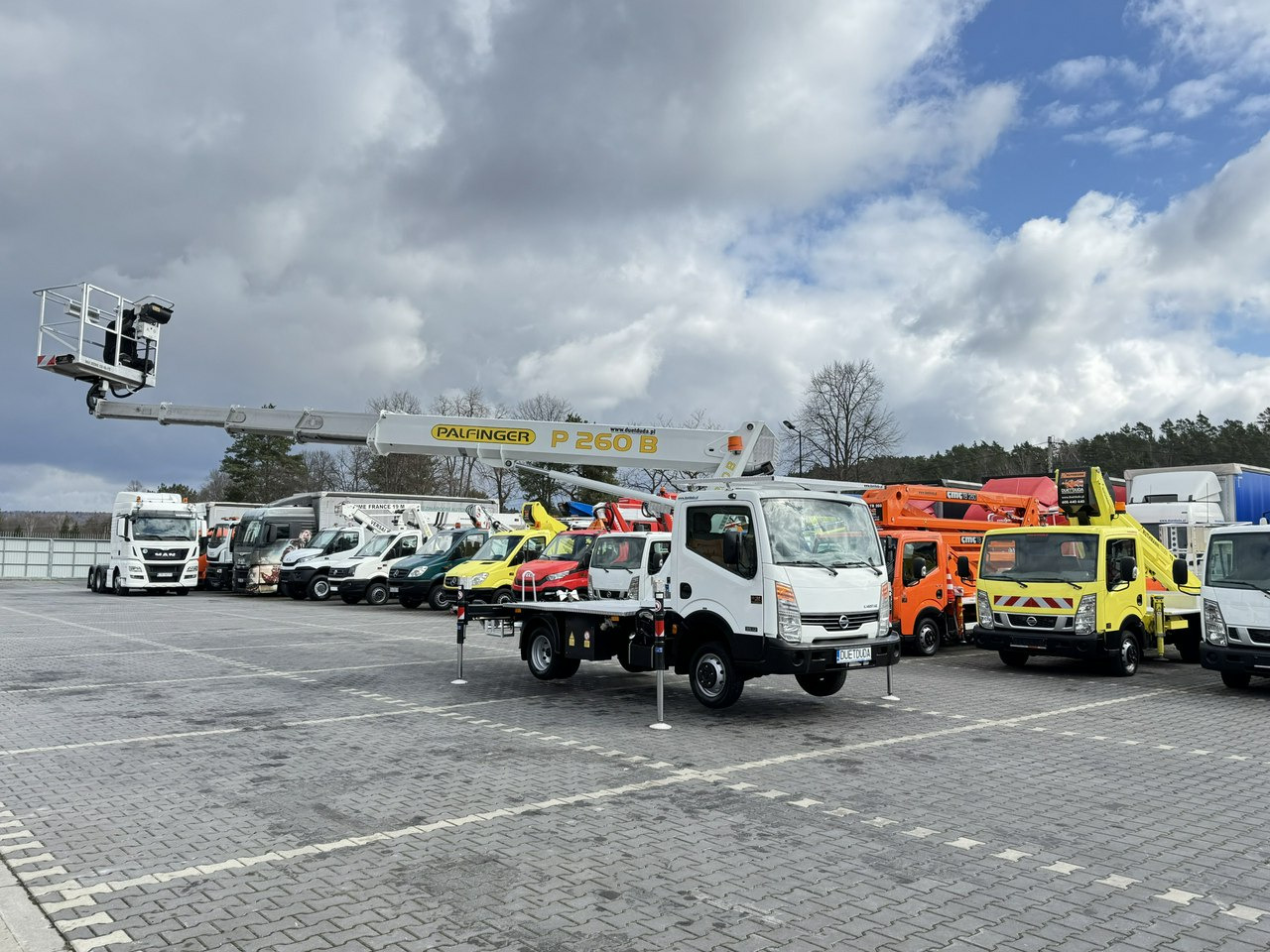 Nissan Cabstar - Truck mounted aerial platform: picture 5 Nissan Cabstar - Truck mounted aerial platform: picture 5