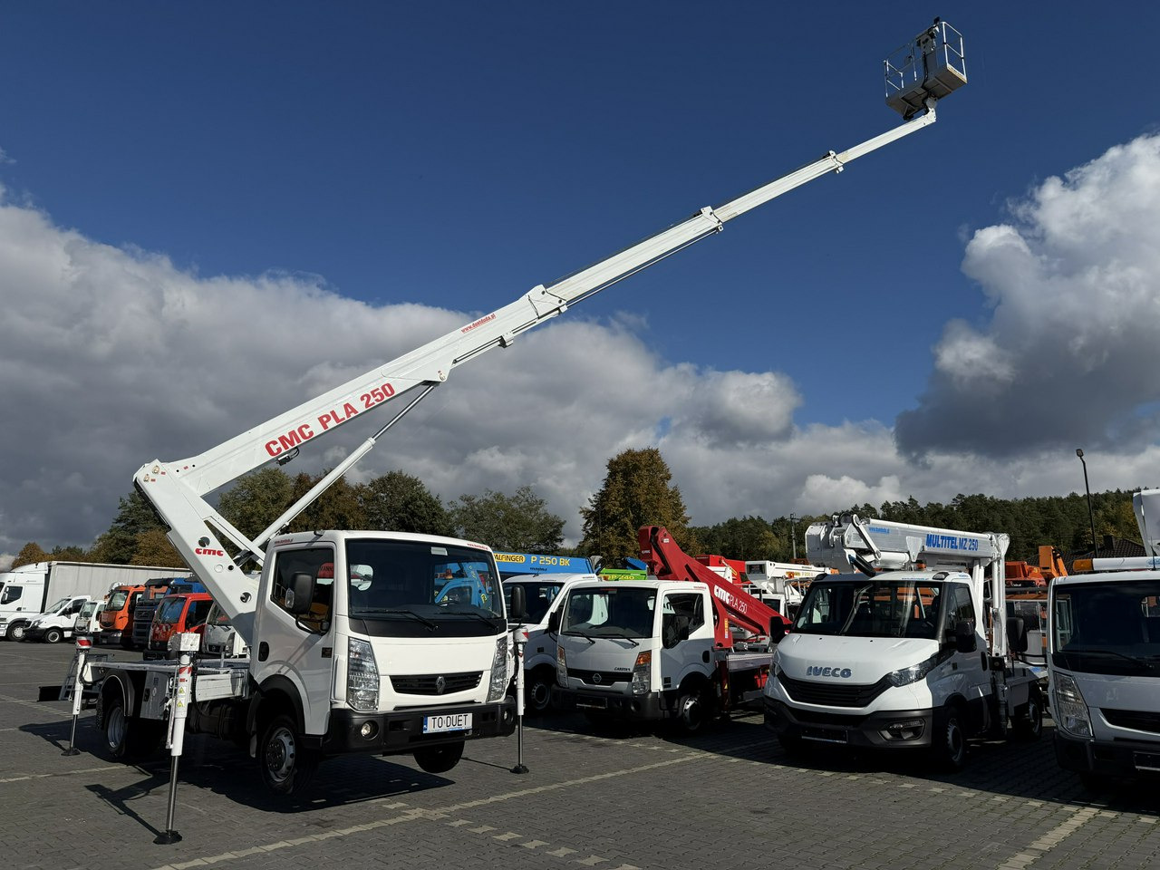 Renault Maxity - Truck mounted aerial platform: picture 5 Renault Maxity - Truck mounted aerial platform: picture 5