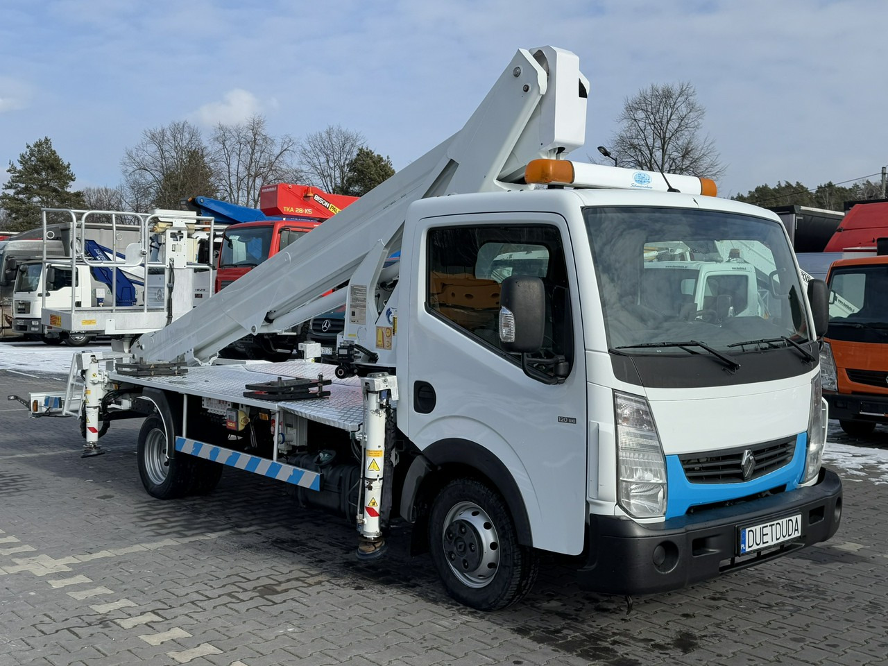 Renault Maxity - Truck mounted aerial platform: picture 5 Renault Maxity - Truck mounted aerial platform: picture 5
