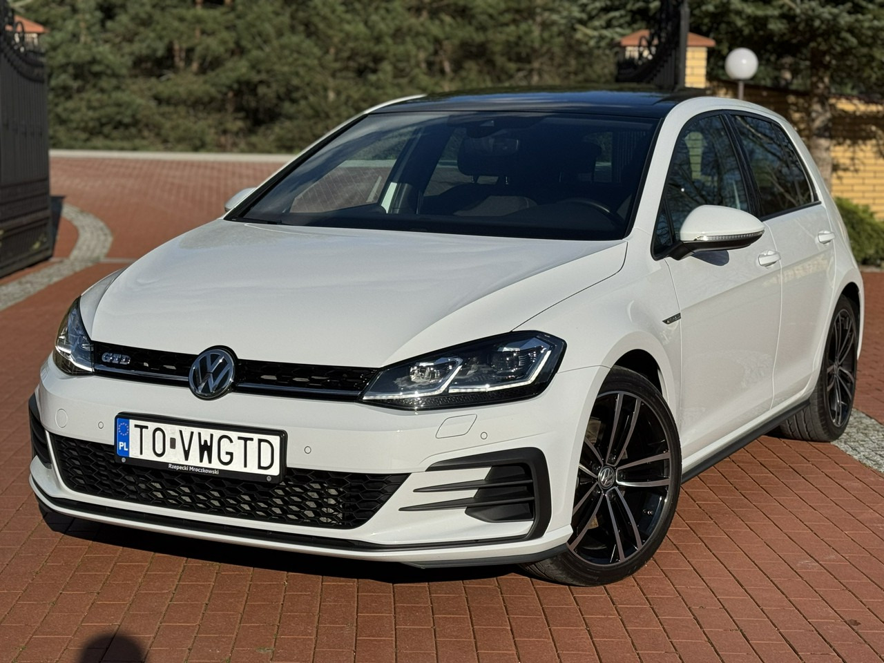 Volkswagen Golf - Hatchback: picture 2 Volkswagen Golf - Hatchback: picture 2