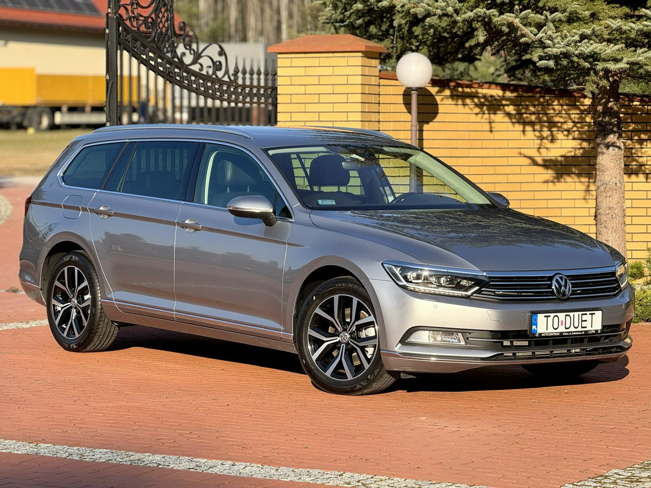 Volkswagen Passat - Car: picture 1 Volkswagen Passat - Car: picture 1