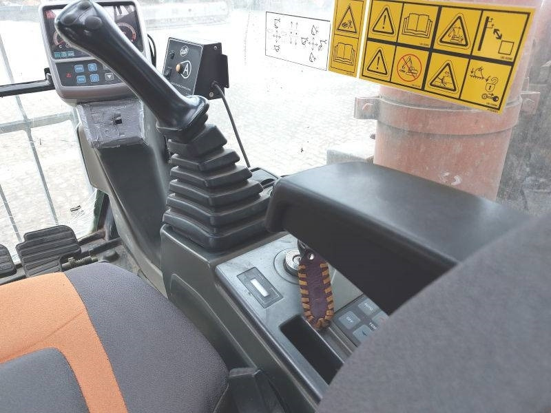 Demolition excavator Doosan DX 420 LC: picture 14 Demolition excavator Doosan DX 420 LC: picture 14