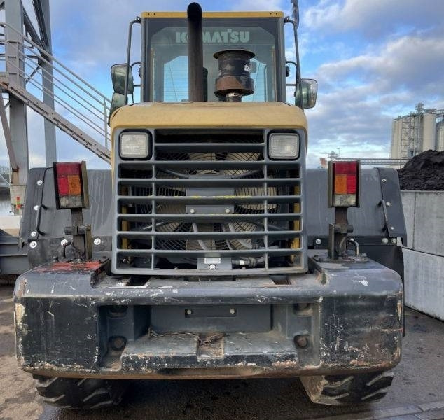 Komatsu WA 200 PT-5 - Wheel loader: picture 3 Komatsu WA 200 PT-5 - Wheel loader: picture 3