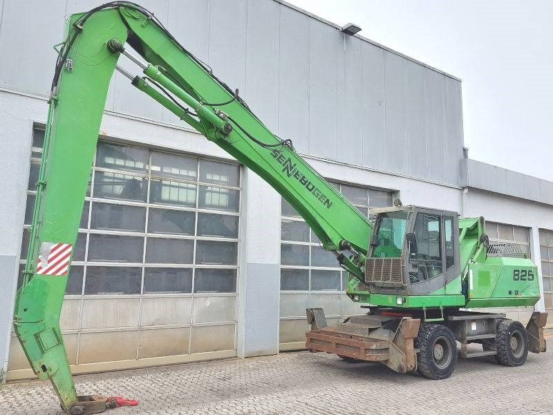Sennebogen 825 - Waste/ Industry handler: picture 2 Sennebogen 825 - Waste/ Industry handler: picture 2