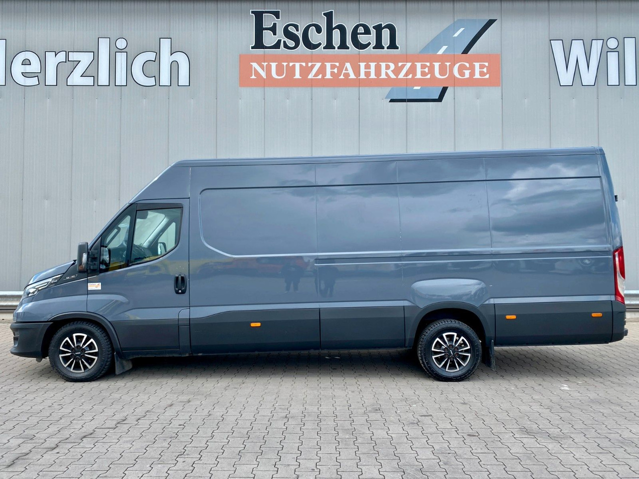 Iveco 35 S 16 Daily | Schiebetür*Kamera*Navi*AC*1.Hand - Passenger van: picture 2 Iveco 35 S 16 Daily | Schiebetür*Kamera*Navi*AC*1.Hand - Passenger van: picture 2