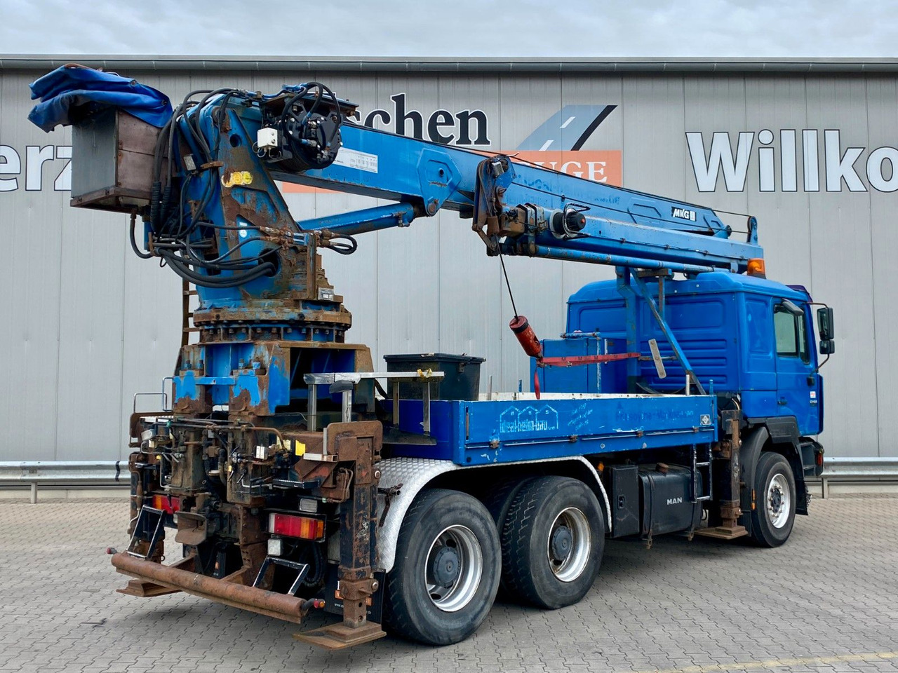 MAN 27.464 6x4 | MKG HMK 350a 2L*FUNK*Retarder*AHK MAN 27.464 6x4 | MKG HMK 350a 2L*FUNK*Retarder*AHK - Crane truck: picture 5 MAN 27.464 6x4 | MKG HMK 350a 2L*FUNK*Retarder*AHK MAN 27.464 6x4 | MKG HMK 350a 2L*FUNK*Retarder*AHK - Crane truck: picture 5