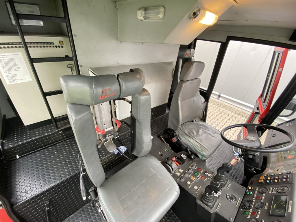Fire truck, Ground support equipment MAN 38.000 VFAEG 8x8 Flugfeldlöschfahrzeug: picture 8