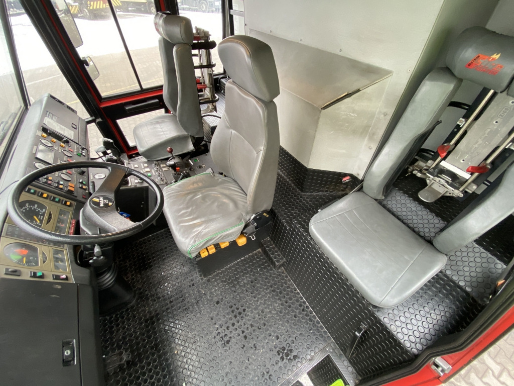 Fire truck, Ground support equipment MAN 38.000 VFAEG 8x8 Flugfeldlöschfahrzeug: picture 7