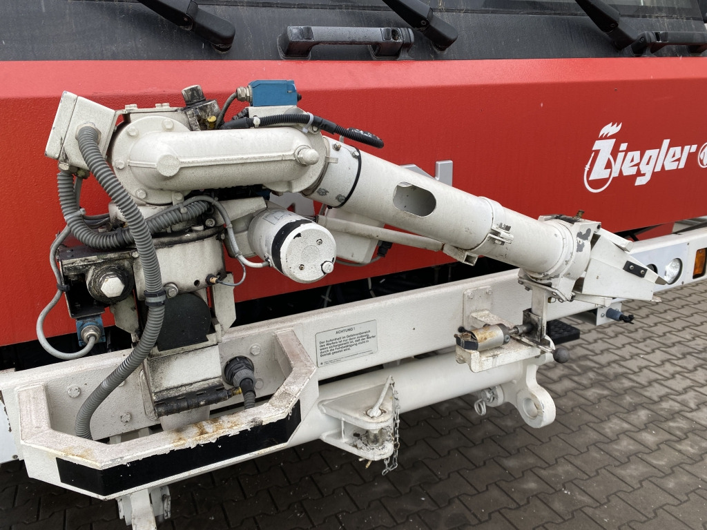 Fire truck, Ground support equipment MAN 38.000 VFAEG 8x8 Flugfeldlöschfahrzeug: picture 16