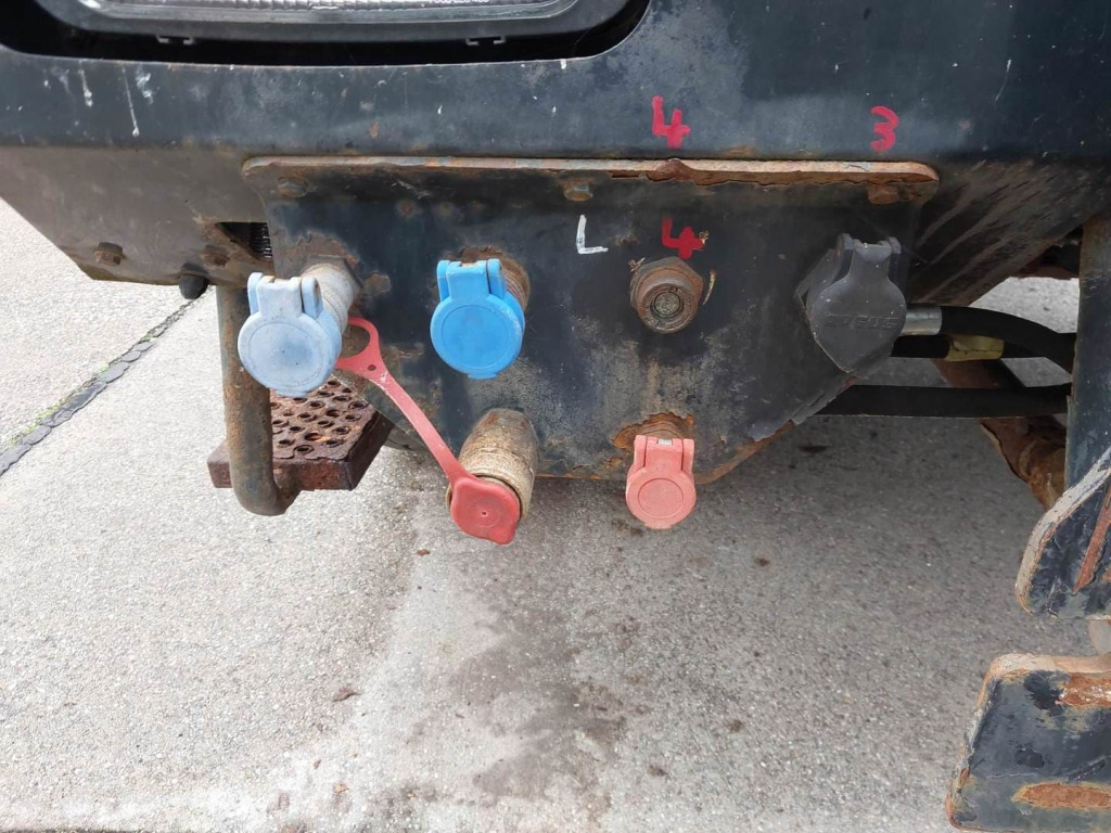 MAN LE 8.220 4x4 / Kran - Tipper, Crane truck: picture 3 MAN LE 8.220 4x4 / Kran - Tipper, Crane truck: picture 3