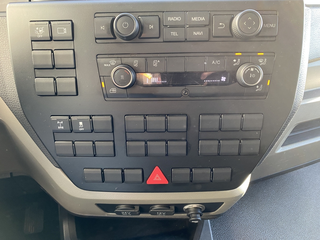 Tipper MAN TGL 8.220 4x2 BB: picture 19