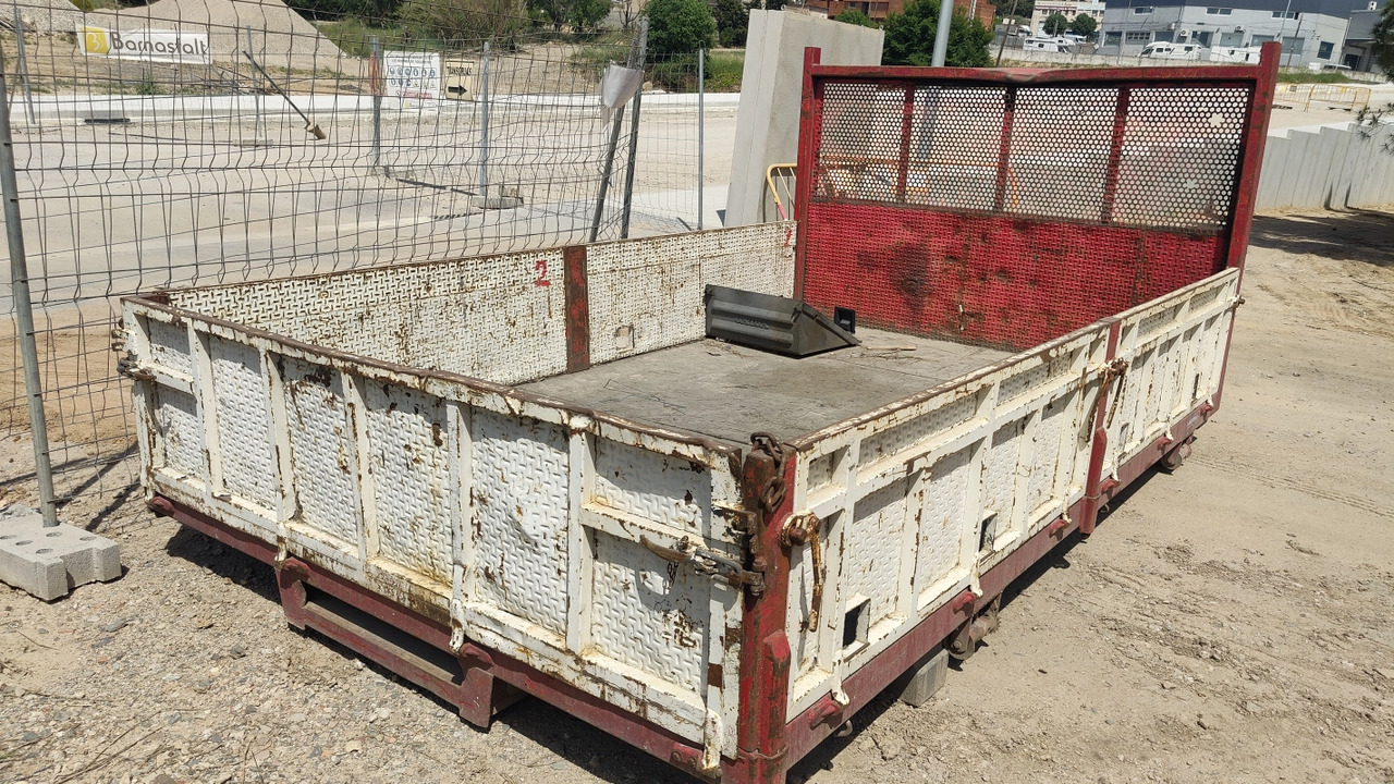 Caja quita y pon 4100x600x2520 MM - Flatbed body: picture 3 Caja quita y pon 4100x600x2520 MM - Flatbed body: picture 3