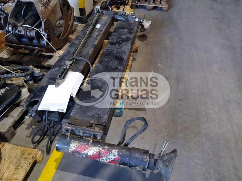 Grúa F385/425AXP.24 solo para recambios - Hook lift/ Skip loader system: picture 2 Grúa F385/425AXP.24 solo para recambios - Hook lift/ Skip loader system: picture 2